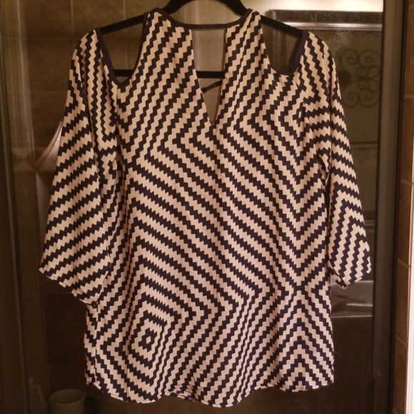 Top - Picture 1 of 4